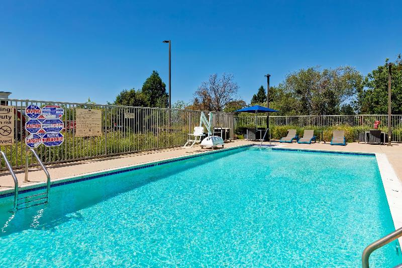 בית מלון כפרי Hampton Inn & Suites Rohnert Park  Sonoma County