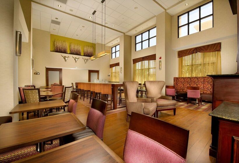 בית מלון כפרי Hampton Inn & Suites San Antonioairport