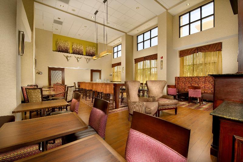 בית מלון כפרי Hampton Inn & Suites San Antonioairport