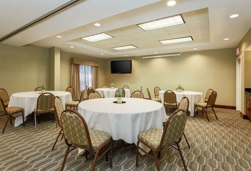 בית מלון כפרי Hampton Inn & Suites Tallahassee I 10/thomasville Road, Fl