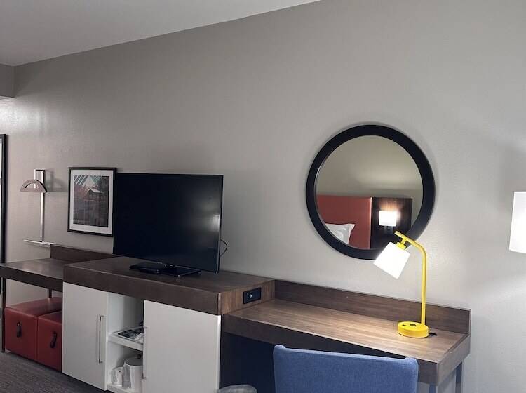 בית מלון כפרי Hampton Inn & Suites Tallahassee I 10/thomasville Road, Fl