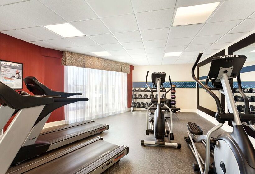 فندق Hampton Inn Watertown