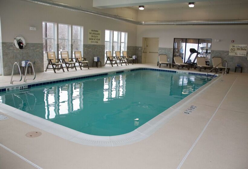 فندق Hampton Inn Watertown