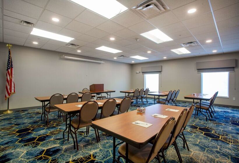 فندق Hampton Inn Watertown