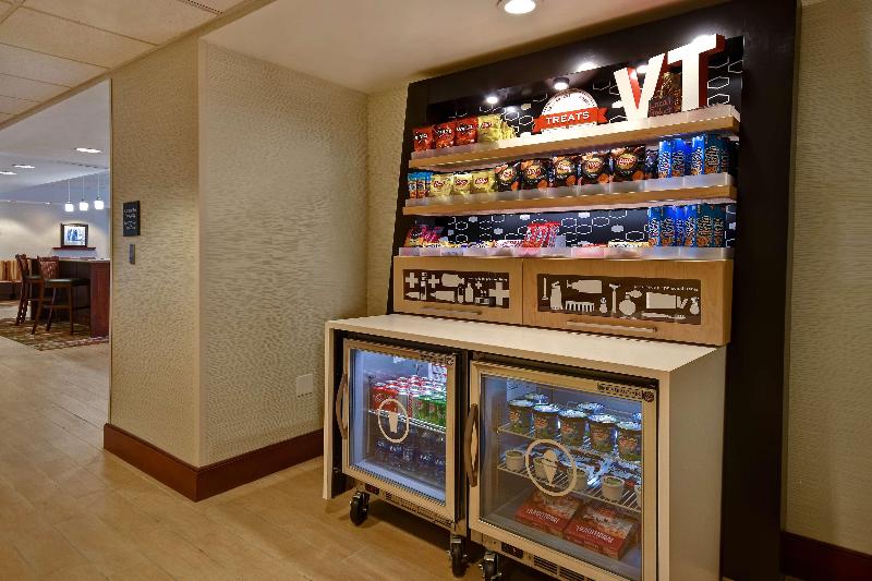 هتل Hampton Inn White River Junction