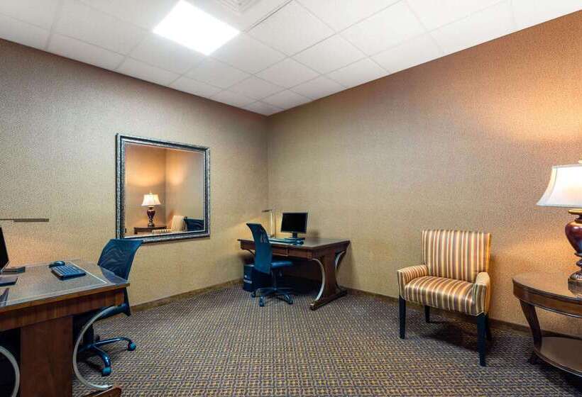 فندق Hawthorn Extended Stay By Wyndham West Palm Beach