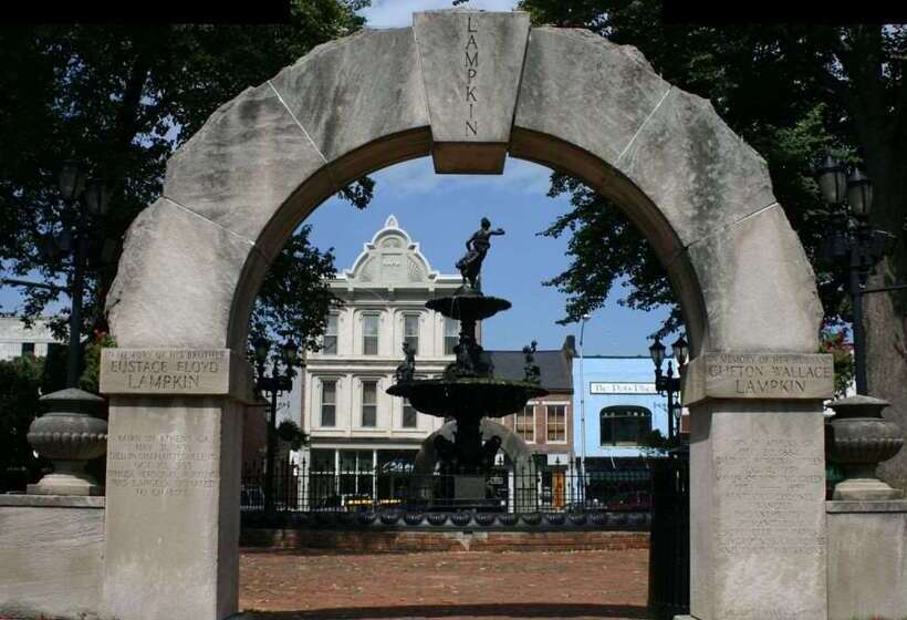 בית מלון כפרי Hilton Garden Inn Bowling Green