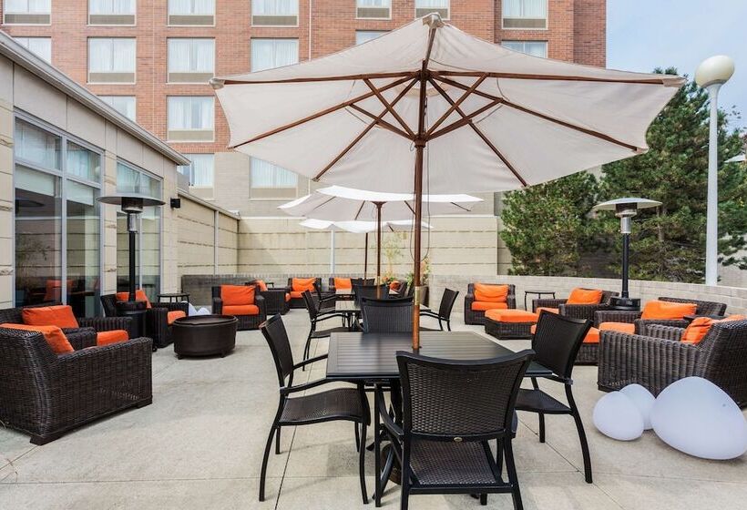 호텔 Hilton Garden Inn Cleveland Airport