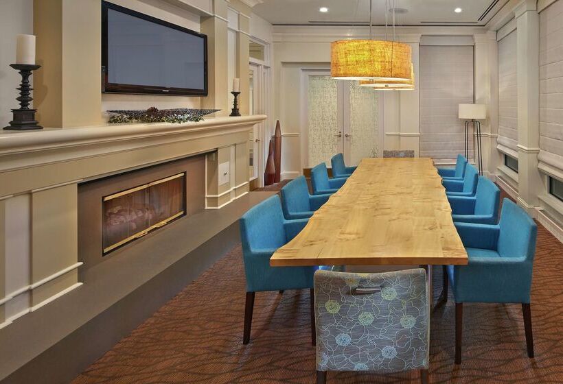 هتل Hilton Garden Inn Danbury