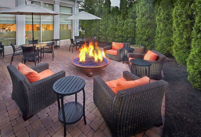 هتل Hilton Garden Inn Danbury