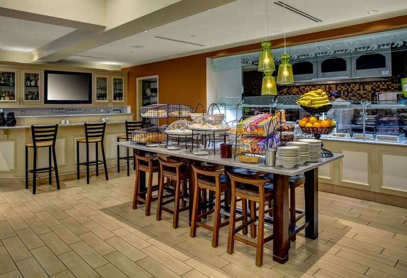 هتل Hilton Garden Inn Danbury