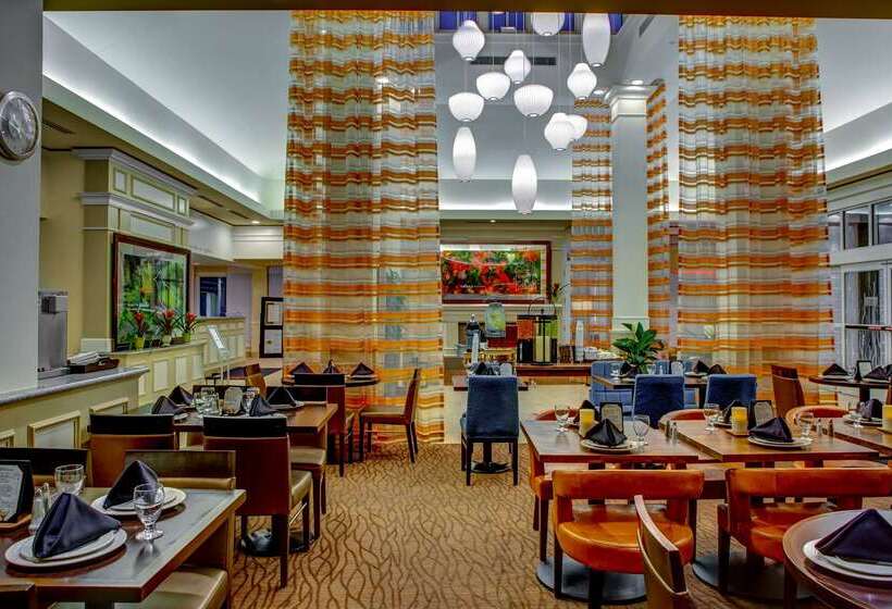 هتل Hilton Garden Inn Danbury