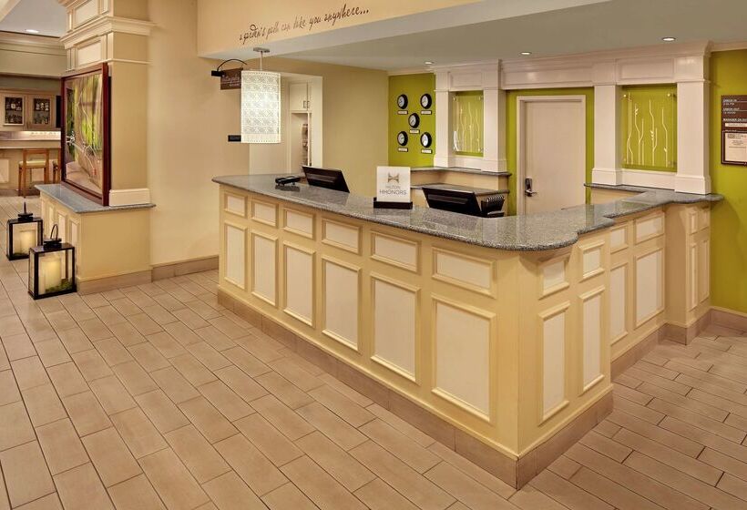 هتل Hilton Garden Inn Danbury