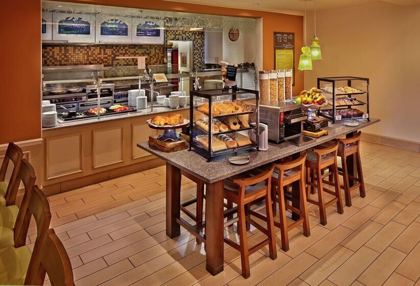 هتل Hilton Garden Inn Danbury
