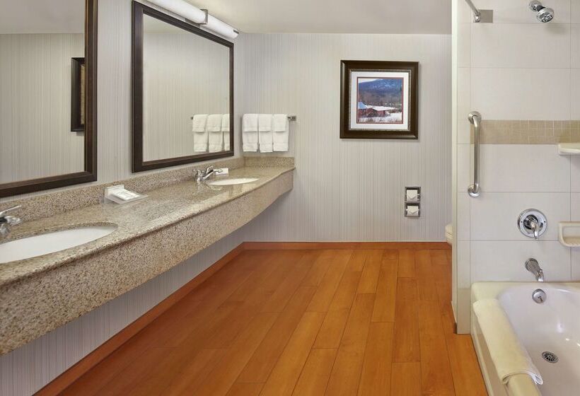 هتل Hilton Garden Inn Danbury