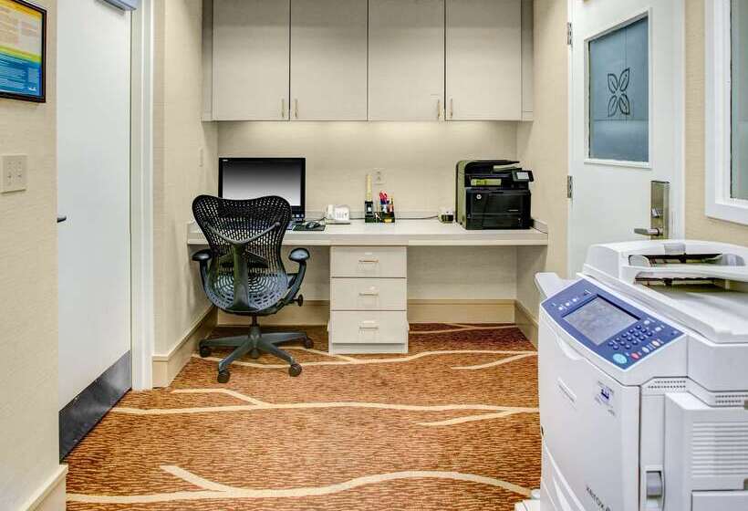 هتل Hilton Garden Inn Danbury