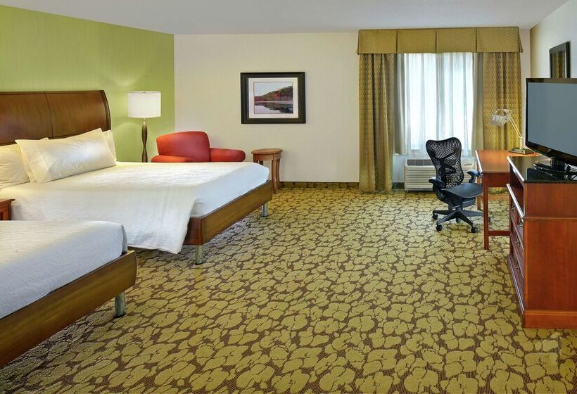 هتل Hilton Garden Inn Danbury