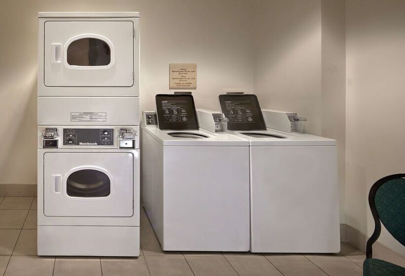 هتل Hilton Garden Inn Danbury