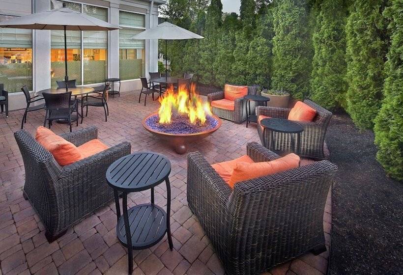 هتل Hilton Garden Inn Danbury