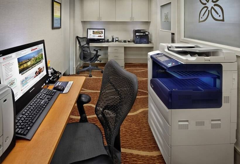 هتل Hilton Garden Inn Danbury