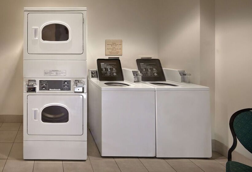 هتل Hilton Garden Inn Danbury