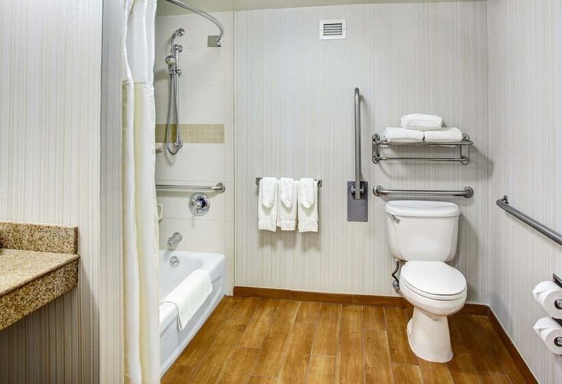 هتل Hilton Garden Inn Danbury