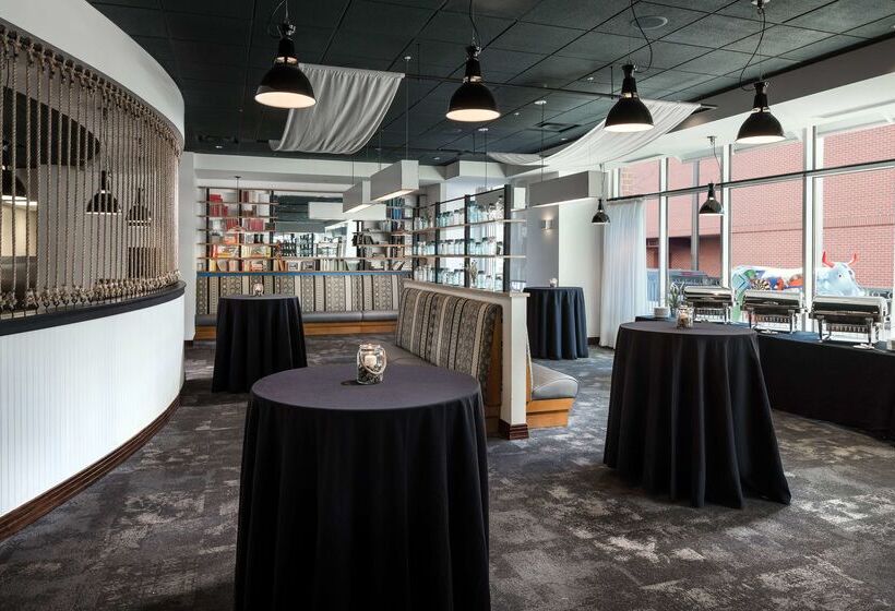 Отель Hilton Garden Inn Denver Downtown