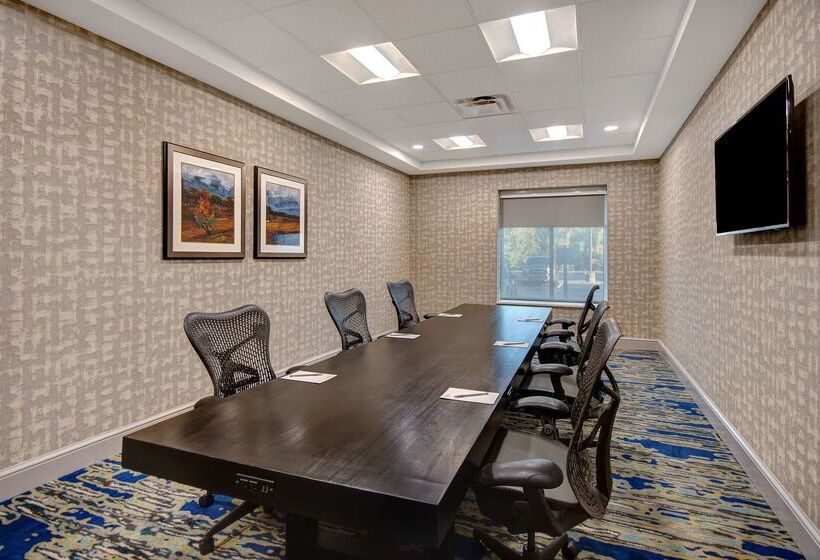 酒店 Hilton Garden Inn Detroit Metro Airport