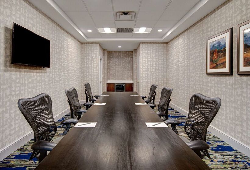 酒店 Hilton Garden Inn Detroit Metro Airport