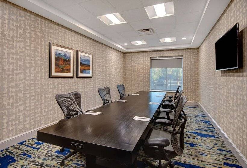 酒店 Hilton Garden Inn Detroit Metro Airport