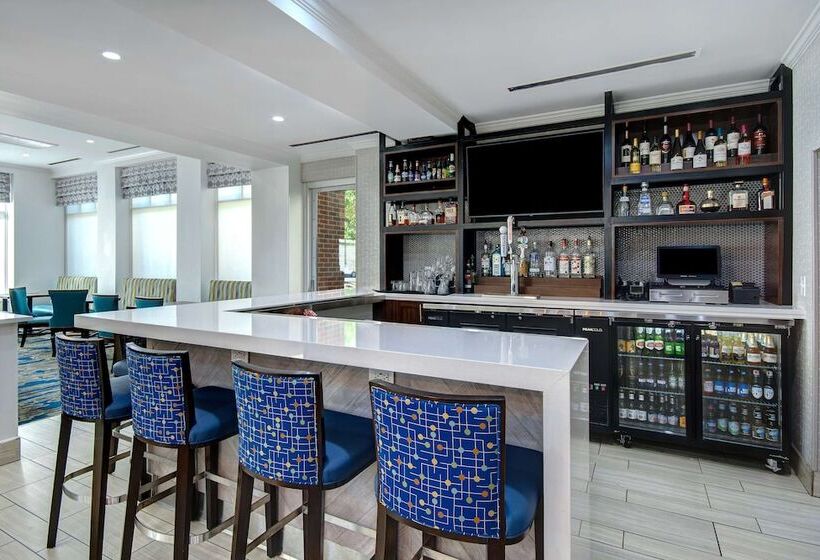 酒店 Hilton Garden Inn Detroit Metro Airport