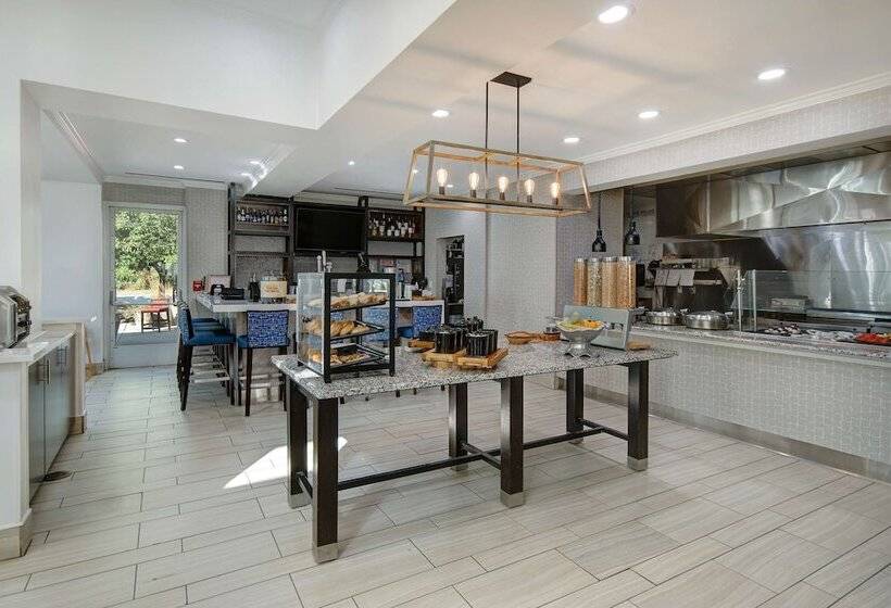 酒店 Hilton Garden Inn Detroit Metro Airport