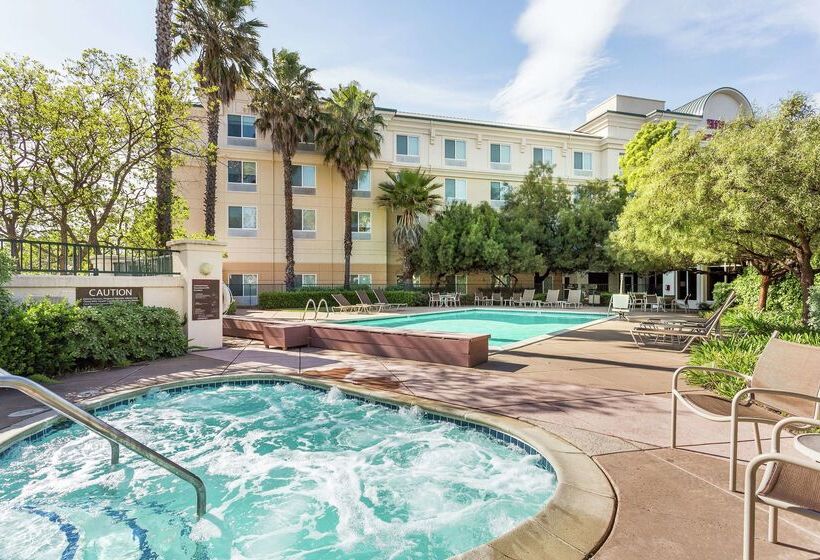 호텔 Hilton Garden Inn Fairfield