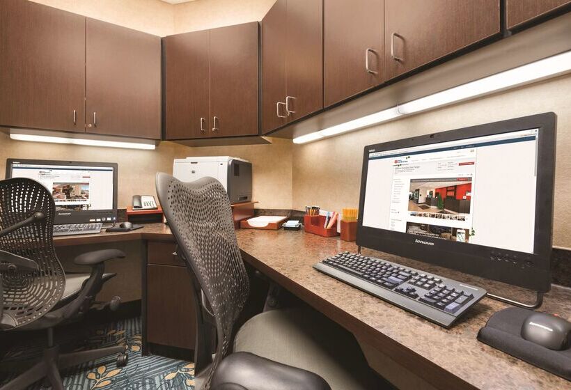 호텔 Hilton Garden Inn Fargo