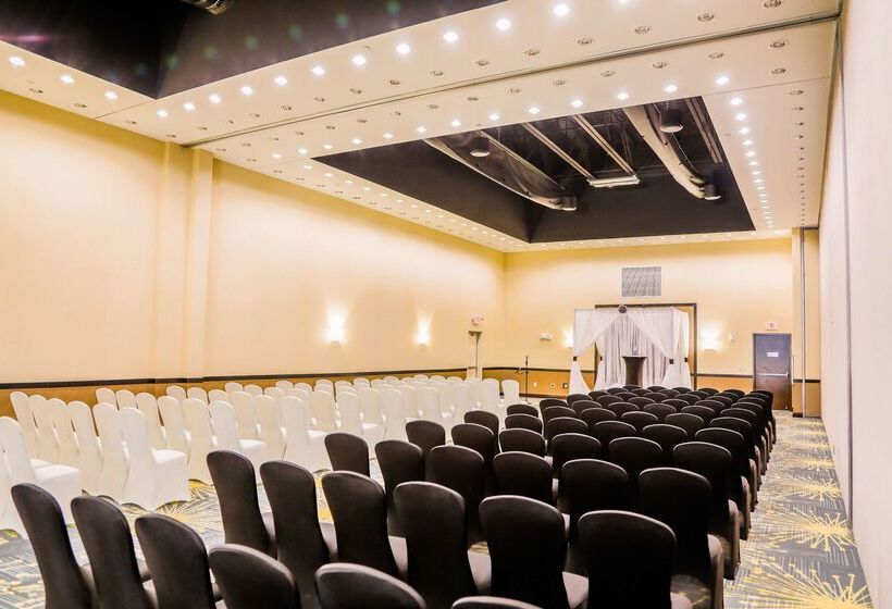 Отель Hilton Garden Inn Fargo