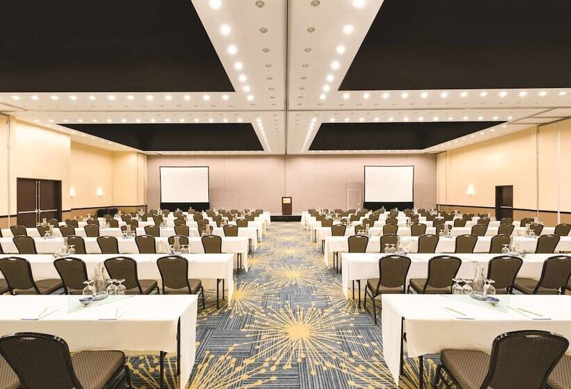 호텔 Hilton Garden Inn Fargo