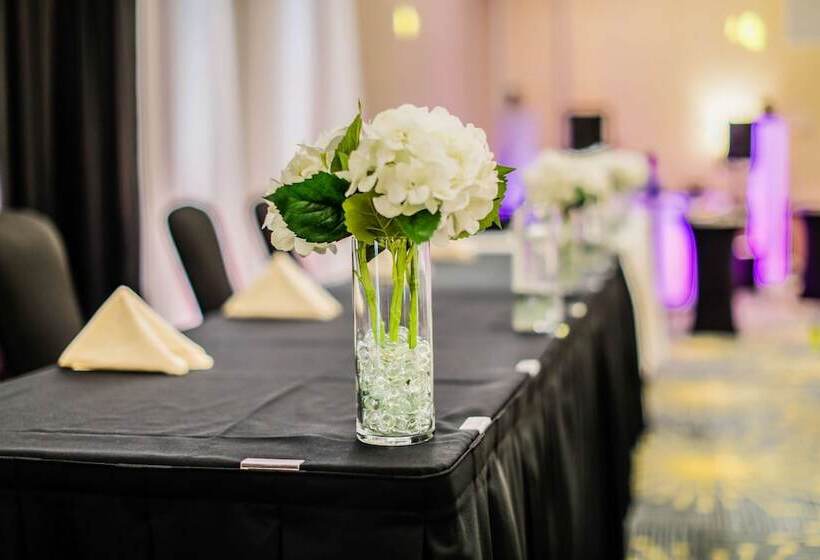 Отель Hilton Garden Inn Fargo