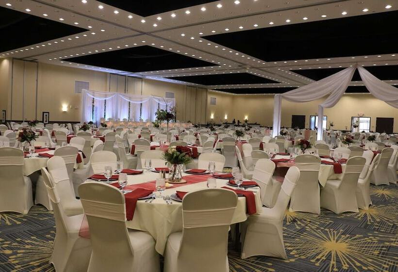 호텔 Hilton Garden Inn Fargo