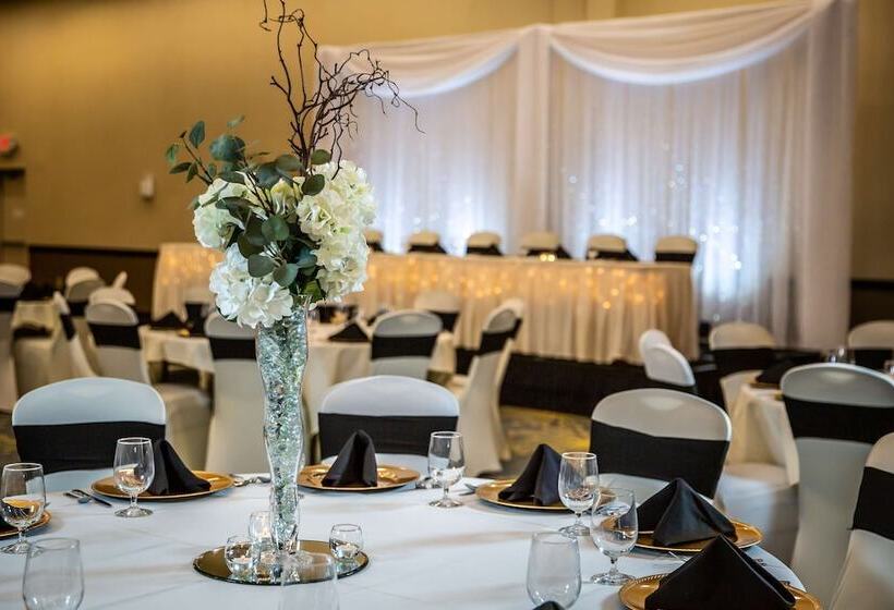 호텔 Hilton Garden Inn Fargo