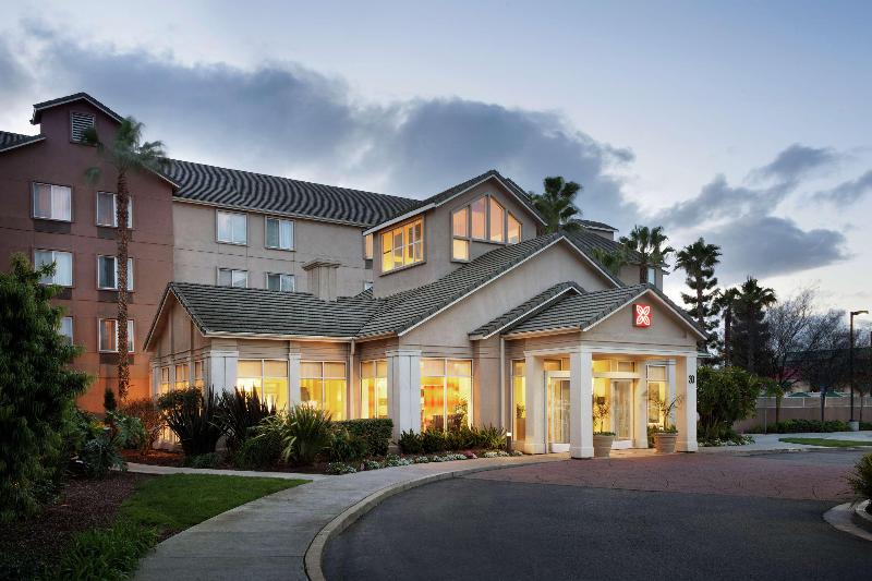 Отель Hilton Garden Inn Gilroy