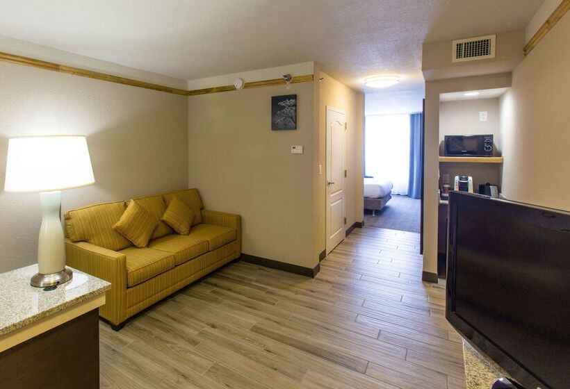 هتل Hilton Garden Inn Grand Forksund