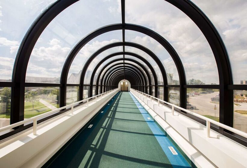 هتل Hilton Garden Inn Grand Forksund