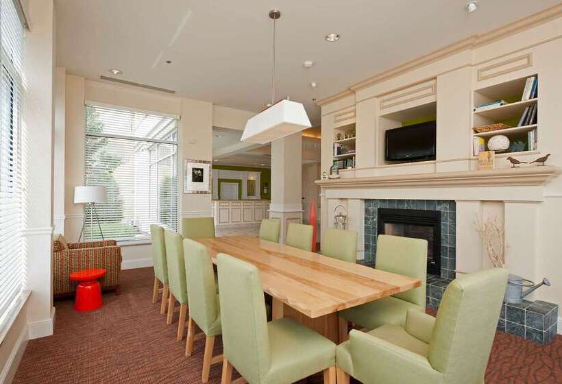 هتل Hilton Garden Inn Grand Forksund