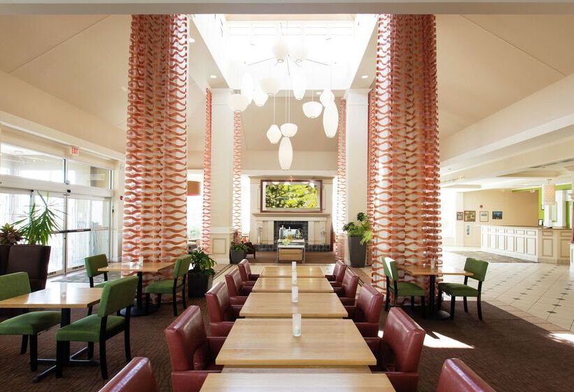 هتل Hilton Garden Inn Grand Forksund