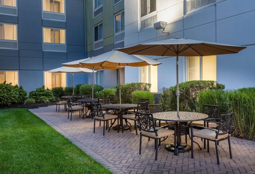 هتل Hilton Garden Inn Islip/macarthur Airport