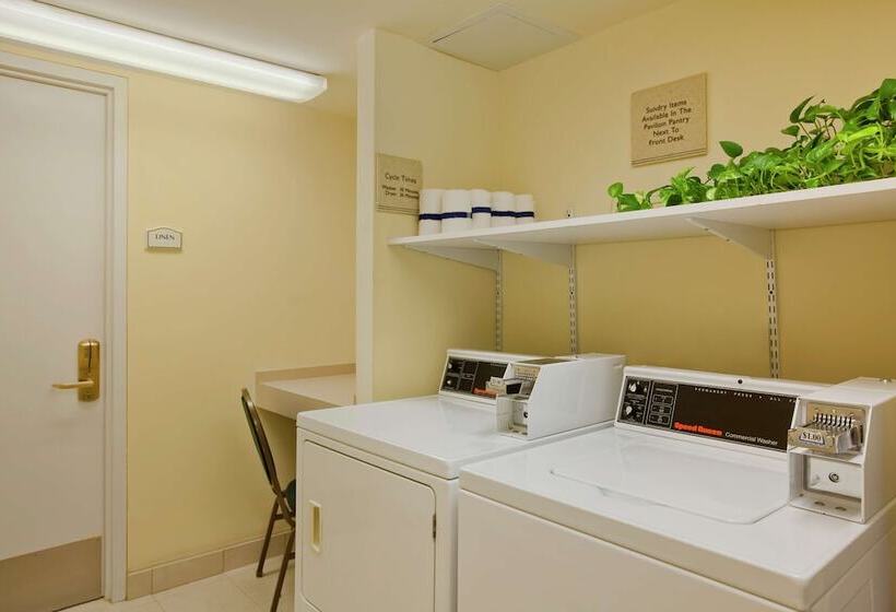 هتل Hilton Garden Inn Islip/macarthur Airport