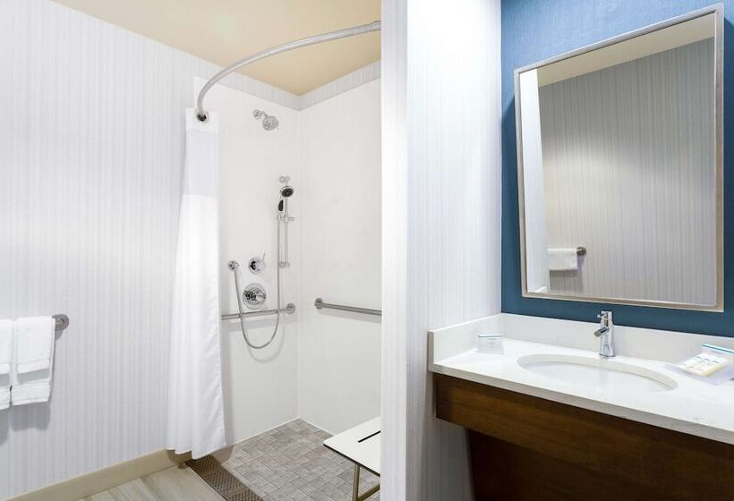 هتل Hilton Garden Inn Islip/macarthur Airport