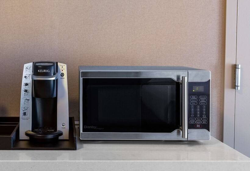 هتل Hilton Garden Inn Islip/macarthur Airport