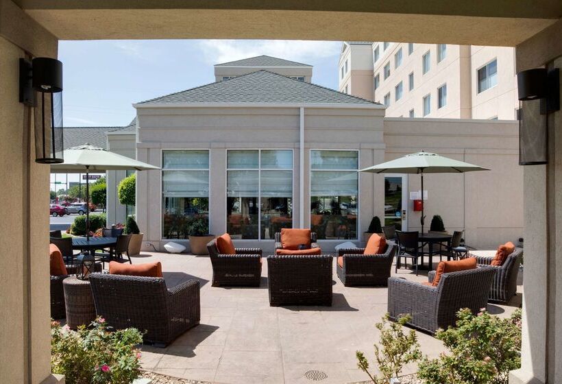 בית מלון כפרי Hilton Garden Inn Oklahoma City Airport
