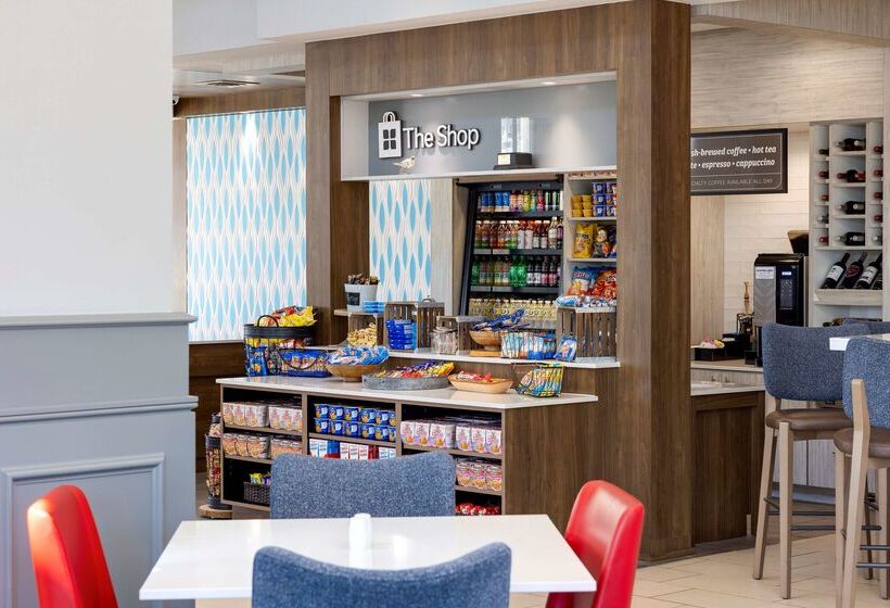 בית מלון כפרי Hilton Garden Inn Oklahoma City Airport